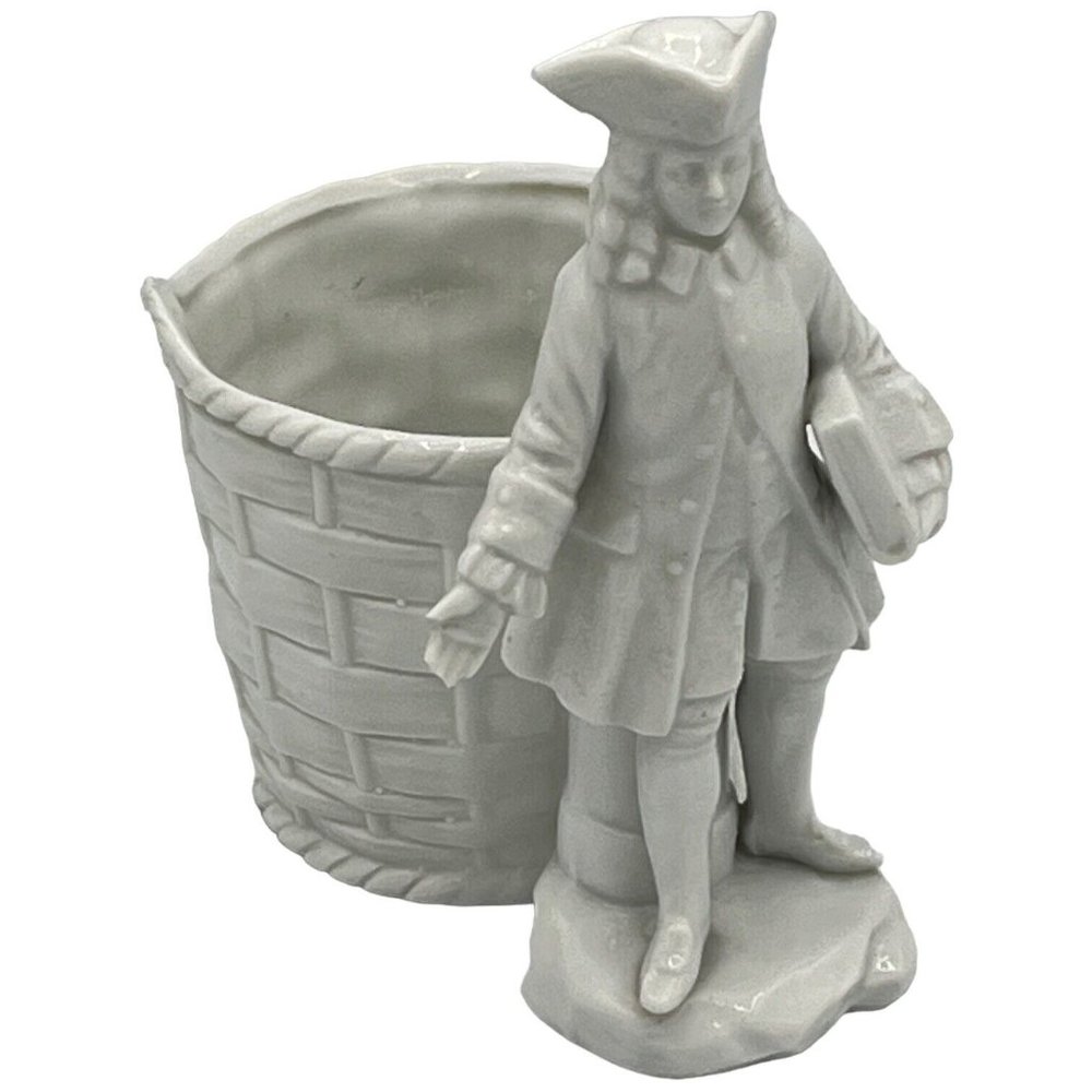 CAPODIMONTE Colonial Man Figurine White Porcelain Planter Crown N Mark 4.75 inch - Picture 1 of 14